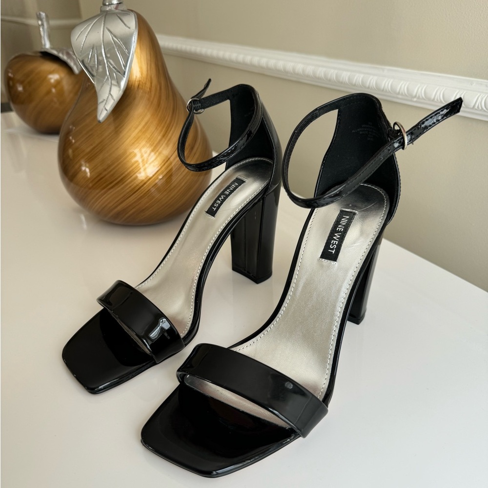 Nine West Black sandals 🖤🖤🖤 like new Size 9